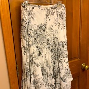 Black and white handkerchief skirt with lining